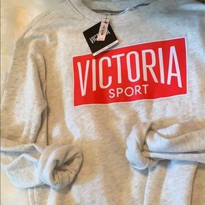 brand new VS sport pull over